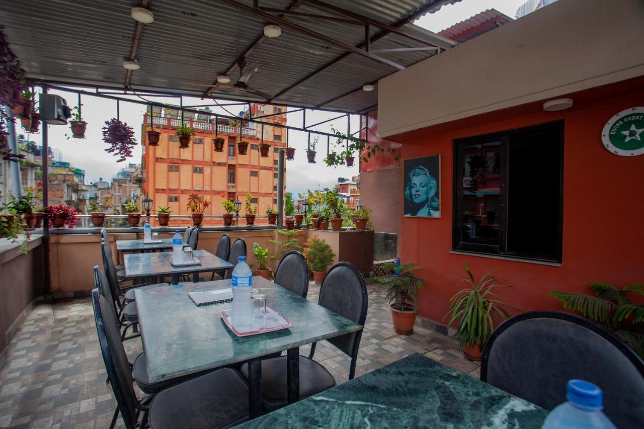Divine Guest House Kathmandu Esterno foto